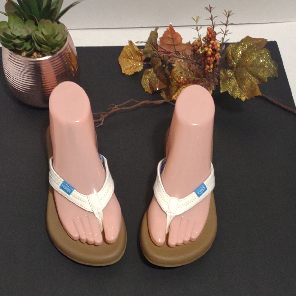 Flojos White and Tan Women's Sandals